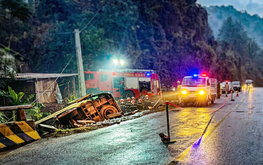 Passenger bus crash kills 3 in northern Vietnam