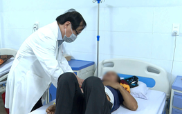 55 hospitalized with suspected food poisoning after eating 'banh mi' in central Vietnam