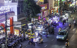 Five former urban order collaborators accused of taking bribes to ignore sidewalk violations in Ho Chi Minh City