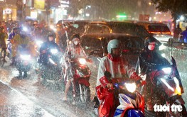 Heavy rain raises flooding risk in Ho Chi Minh City through Tuesday