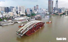 Simulation shows how engineers will connect 3,400-tonne Saigon River pedestrian bridge arch