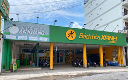 Vietnam's grocery chain Bach Hoa Xanh responds to customer complaint over seemingly spoiled sausages