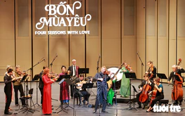 French orchestra dazzles Hanoi audience in elegant Vietnamese ‘ao dai’
