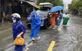 Da Nang allows local authorities to decide school closures amid heavy rain