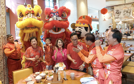 Luxury hotels in Ho Chi Minh City draw crowds with all-inclusive Tet experiences