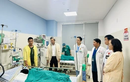 Conditions of poisoned children in Da Nang improve thanks to WHO-supplied botulism antidote