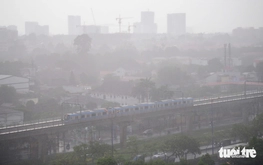 Unseasonal rain drenches Ho Chi Minh City