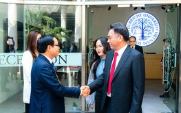 Vietnam, Laos address 3 key economic challenges in new era