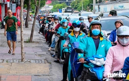 Walking to work instead of riding motorbike: A Vietnamese worker’s daily routine