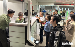 Vietnam requires pre-arrival declarations for foreigners at Tan Son Nhat airport