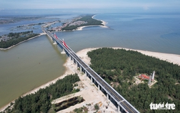 Vietnam opens central region’s longest sea bridge in Hue