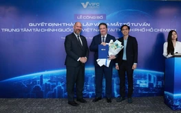 Vietnam int'l financial center forms advisory board with former German deputy chancellor, ex-US envoy