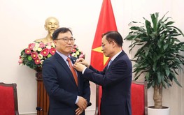 Outgoing South Korean ambassador honored for strengthening Vietnam ties