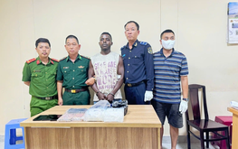 Nigerian arrested in Vietnam with 2kg of meth, 2 heroin bricks