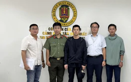 Police hand over 3 South Koreans wanted by Interpol at Ho Chi Minh City airport