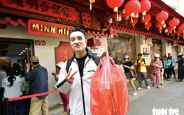 Why are customers lining up for this 3-generation Teochew pastry shop in Ho Chi Minh City?