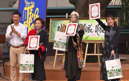 Vietnamese calligraphy exhibition captivates 3 Japanese calligraphers
