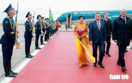 Vietnam's top leader To Lam welcomed with military ceremony in Moscow
