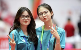 Những bóng hồng dễ thương 'điểm tô' SEA Games 31