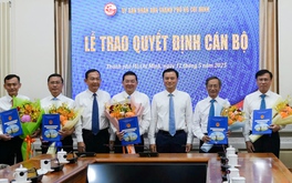 Trao quyết định bổ nhiệm giám đốc và 6 phó giám đốc Sở Nông nghiệp và Môi trường TP.HCM
