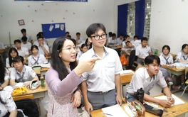 Học sinh hút thuốc lá điện tử, bạo lực học đường: Viết bản kiểm điểm có đủ sức răn đe?