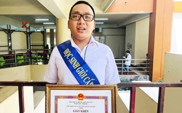 Nam sinh giáo dục thường xuyên giành 2 giải nhất học sinh giỏi