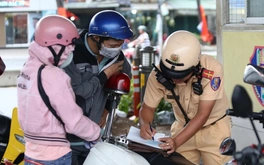 Đề xuất phạt tiền gấp đôi vi phạm ở 6 thành phố lớn: Cân bằng giữa nghiêm minh và nhân văn
