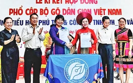 Nghệ sĩ đứng lớp dạy nghệ thuật, trò mê mẩn