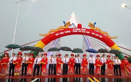 Khánh thành cầu dây văng hình búp sen 1.200 tỉ đồng