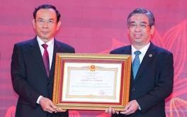 Ủy ban Mặt trận Tổ quốc Việt Nam TP.HCM được phong tặng danh hiệu Anh hùng Lao động
