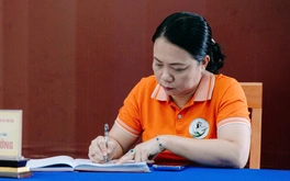 Kiều bào từ TP.HCM trồng cây, nhớ ơn Bác Hồ