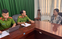 Người phụ nữ đâm, chém người tình trong đêm rồi khóa cửa bỏ đi