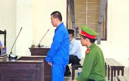 Phụ trách phòng giao dịch hạch toán khống, đánh bạc 10,5 tỉ đồng chịu án 20 năm tù