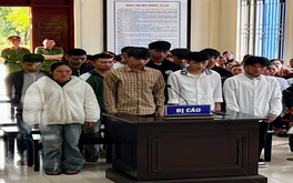 11 thanh thiếu niên lĩnh án tù vì cầm hung khí rượt đuổi, tấn công làm 2 người thương vong