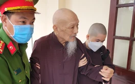 Tuyên phạt ông Lê Tùng Vân mức án 3 năm tù về tội loạn luân