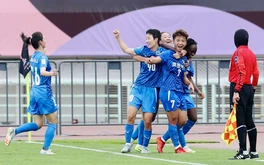 Wuhan Jiangda - CLB nữ TP.HCM (hiệp 1) 1-0: Wang Shuang mở tỉ số