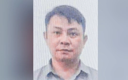 Hàng chục người truy lùng nghi phạm đâm hàng xóm tử vong rồi bỏ trốn
