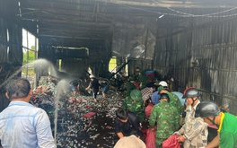 Cháy đại lý bia ở Cà Mau
