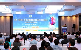 Nhân viên y tế - nhóm nguy cơ cao mắc căn bệnh do đứng lâu ngồi nhiều nhưng bị lãng quên