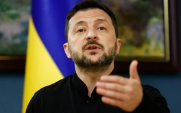 Ông Zelensky tố Nga cản trở hòa bình, ông Medvedev đáp trả