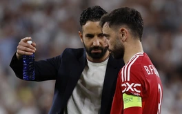 Man United đối mặt mùa hè ảm đạm