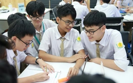 Siết dạy thêm để học sinh tự học: Cần có hướng dẫn, không bỏ mặc các em 'tự bơi'