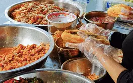 Bánh mì bột lọc Mụ Ý: Giống quê nhà lắm, ăn vào thấy nhớ Huế