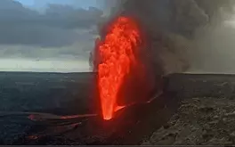 Choáng ngợp cảnh núi lửa Kilauea phun dung nham cao hơn 300m