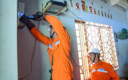 Giảm bậc thang điện sinh hoạt xuống còn 5 với mức giá cao nhất gần 4.000 đồng mỗi kWh