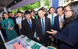 BIDV: Thanh toán không dùng tiền mặt 'cứu nguy' cho môi trường
