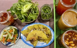 Chiều mưa dạo chợ Lạc Quang ăn đồ Phan Rang: Bánh canh, căn, xèo, chả cá gợi vị quê nhà