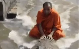 Video cá sấu chở nhà sư về đền là sản phẩm AI