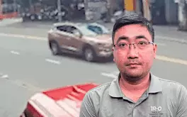 Cần phạt nặng người đi ô tô vứt rác, khạc nhổ ra đường