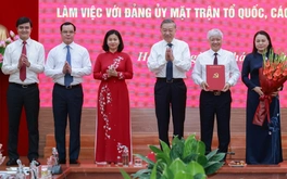 Tổng Bí thư Tô Lâm trao quyết định chức năng, tổ chức bộ máy Cơ quan Ủy ban TƯ MTTQ Việt Nam